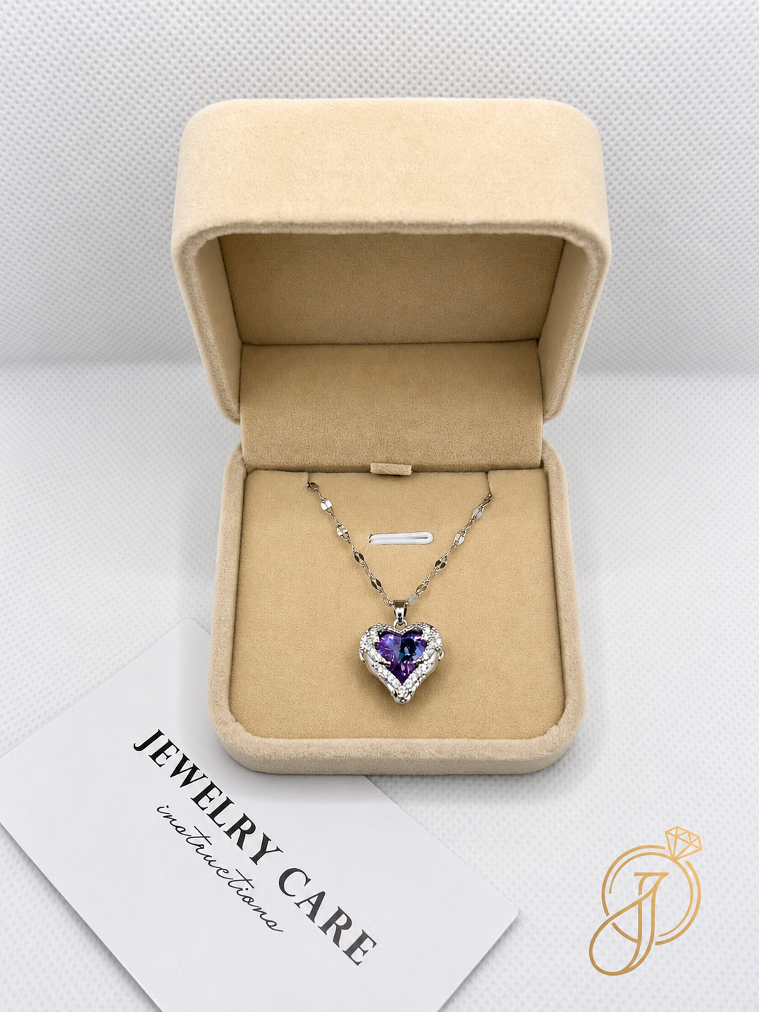 Amora Necklace